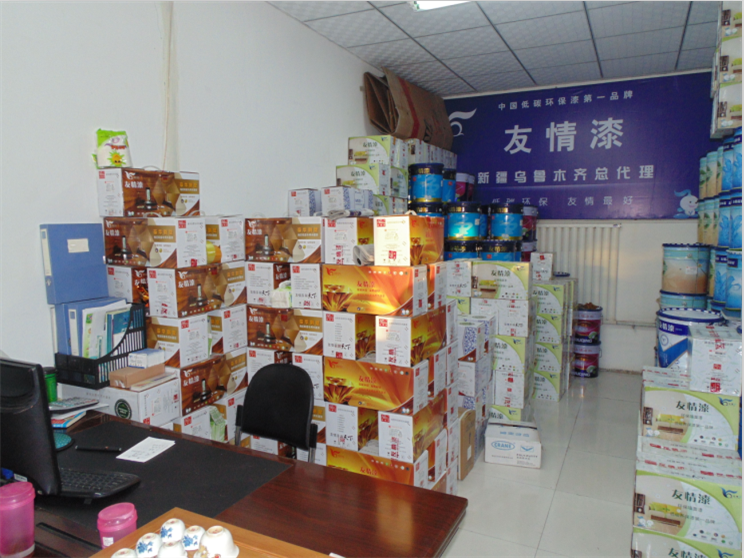 冒高温战酷暑，友情漆代理确保工程按时完工