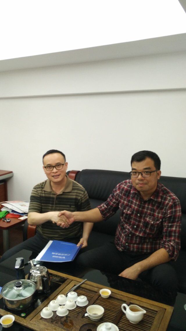 友情漆敬业专业的态度，赢得客户合作加盟