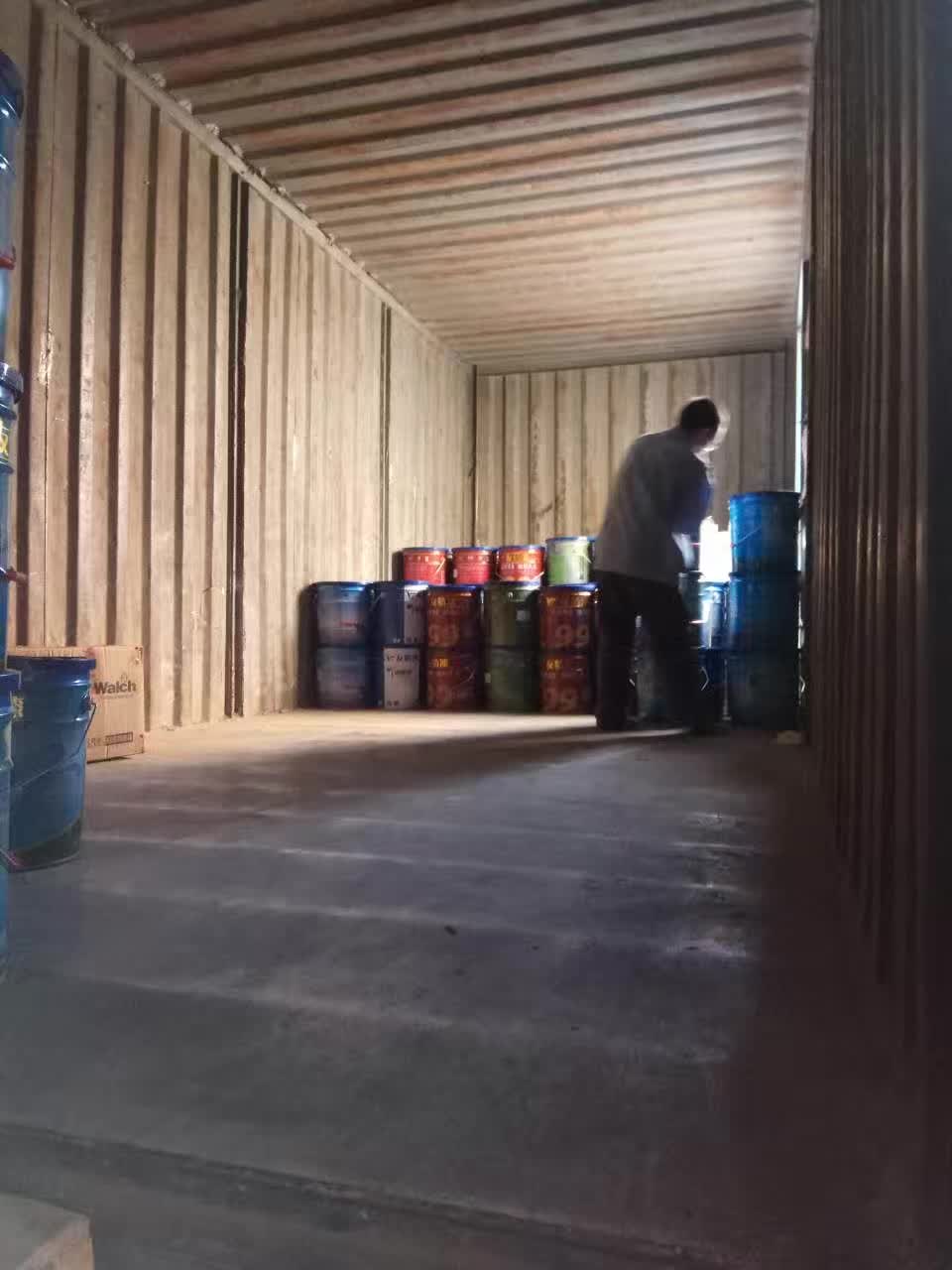 装修旺季友情漆备货充分，迎接客户市场大需求