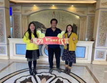 参观签约加盟，友情漆新年增添新伙伴